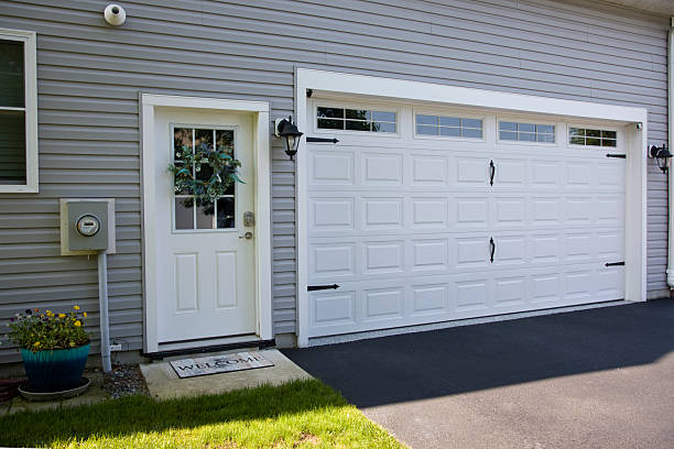 24/7 Emergency Garage Door Installation experts in Glassport, PA